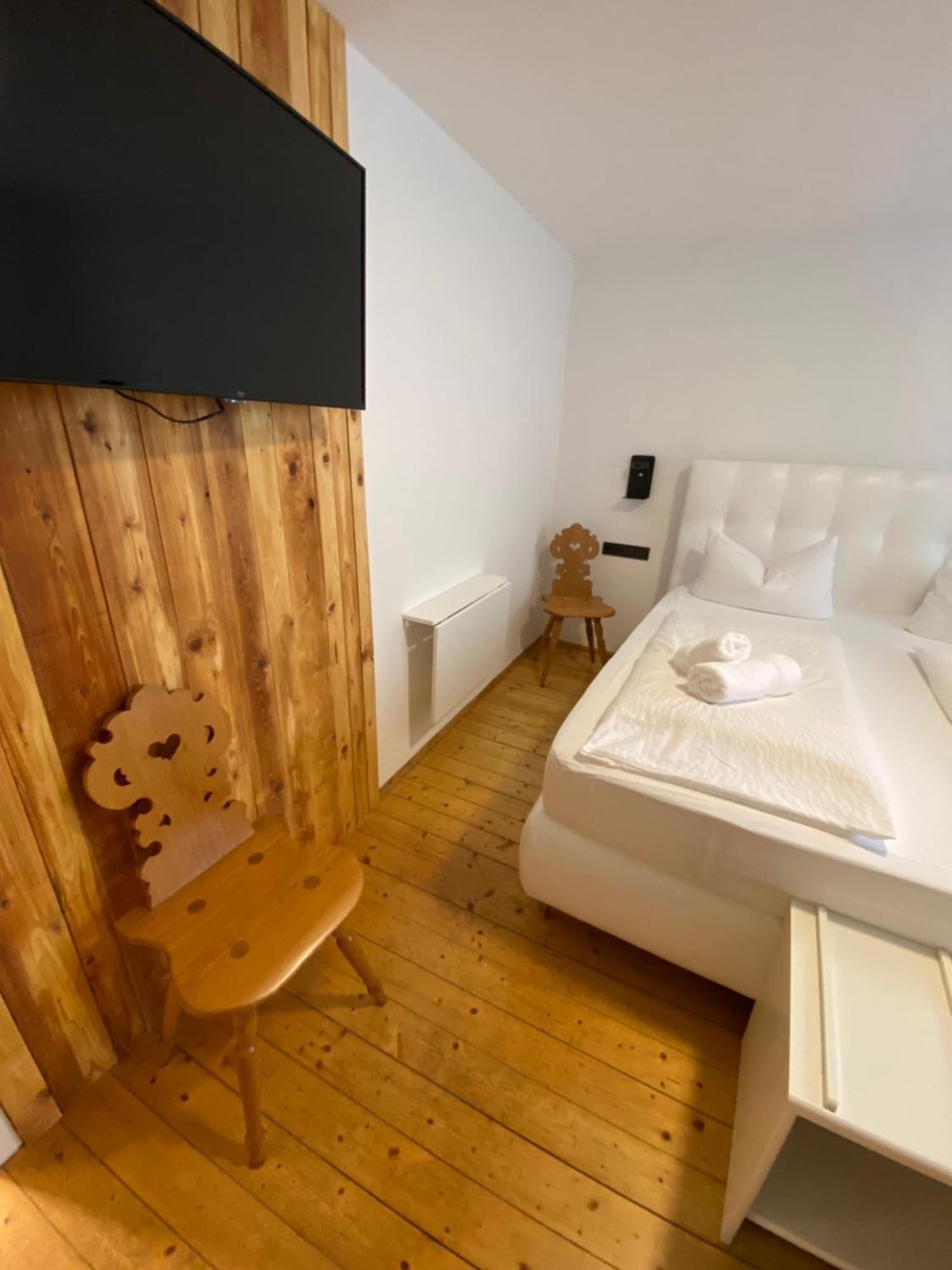 Gasthof Zum Goldenen Schiff - Lehm, Stil & Altstadtflair Marktbreit Kültér fotó