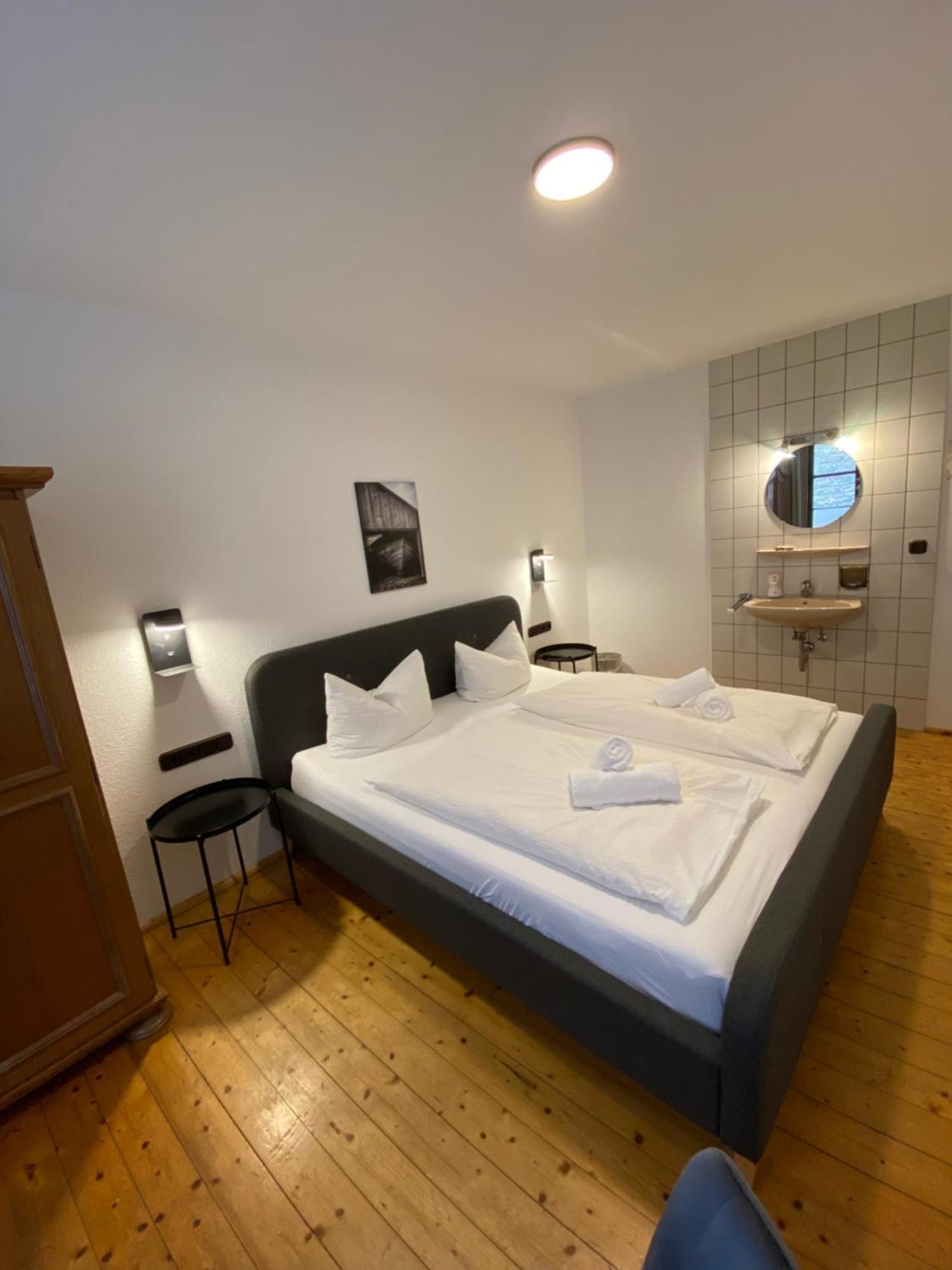 Gasthof Zum Goldenen Schiff - Lehm, Stil & Altstadtflair Marktbreit Kültér fotó